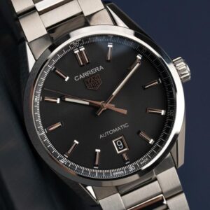 TAG Heuer Carrera Automático – Mostrador Preto com Pulseira de Aço